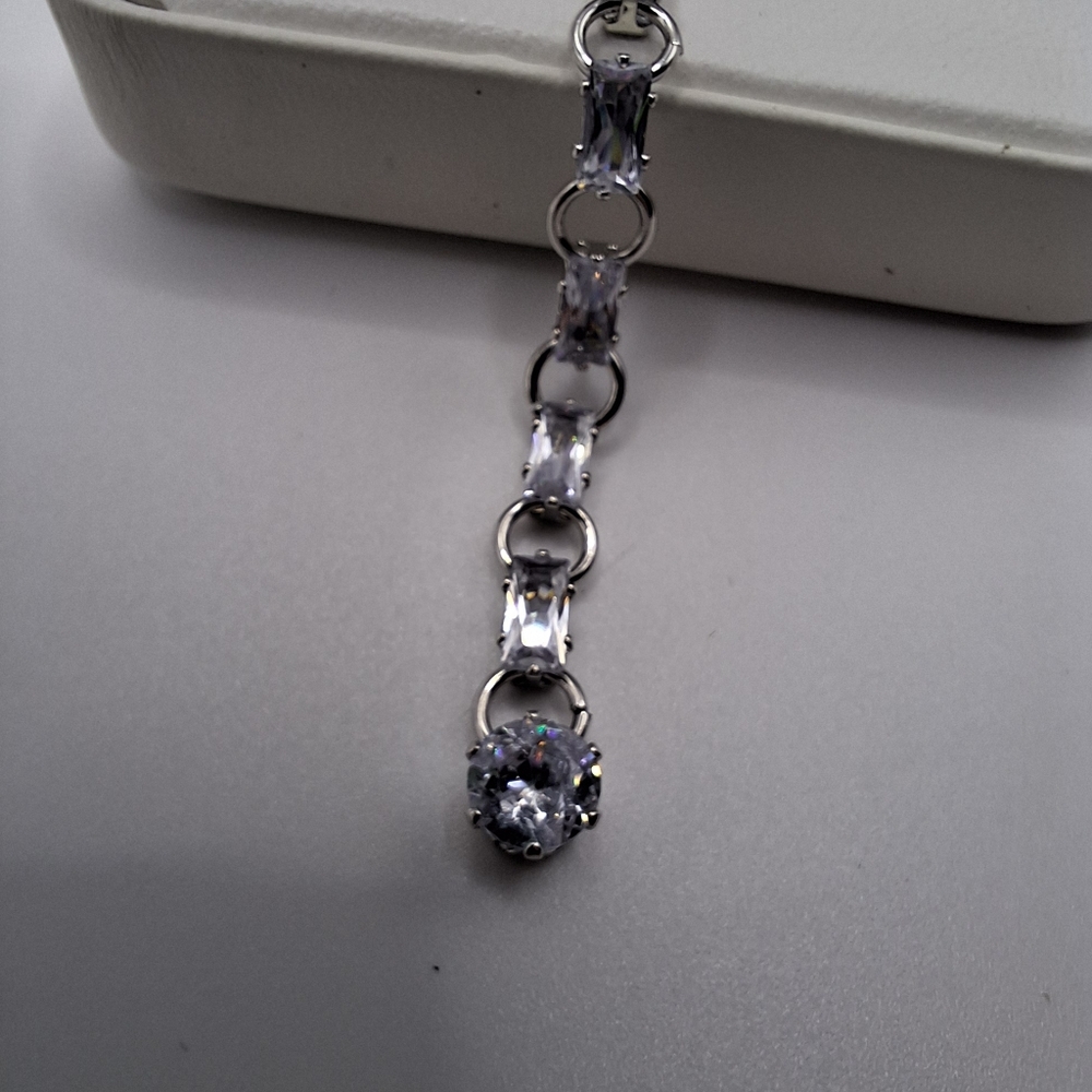 Boxed Swarovski Crystal Y-Drop Necklace – Nwt - Picture 6 of 8
